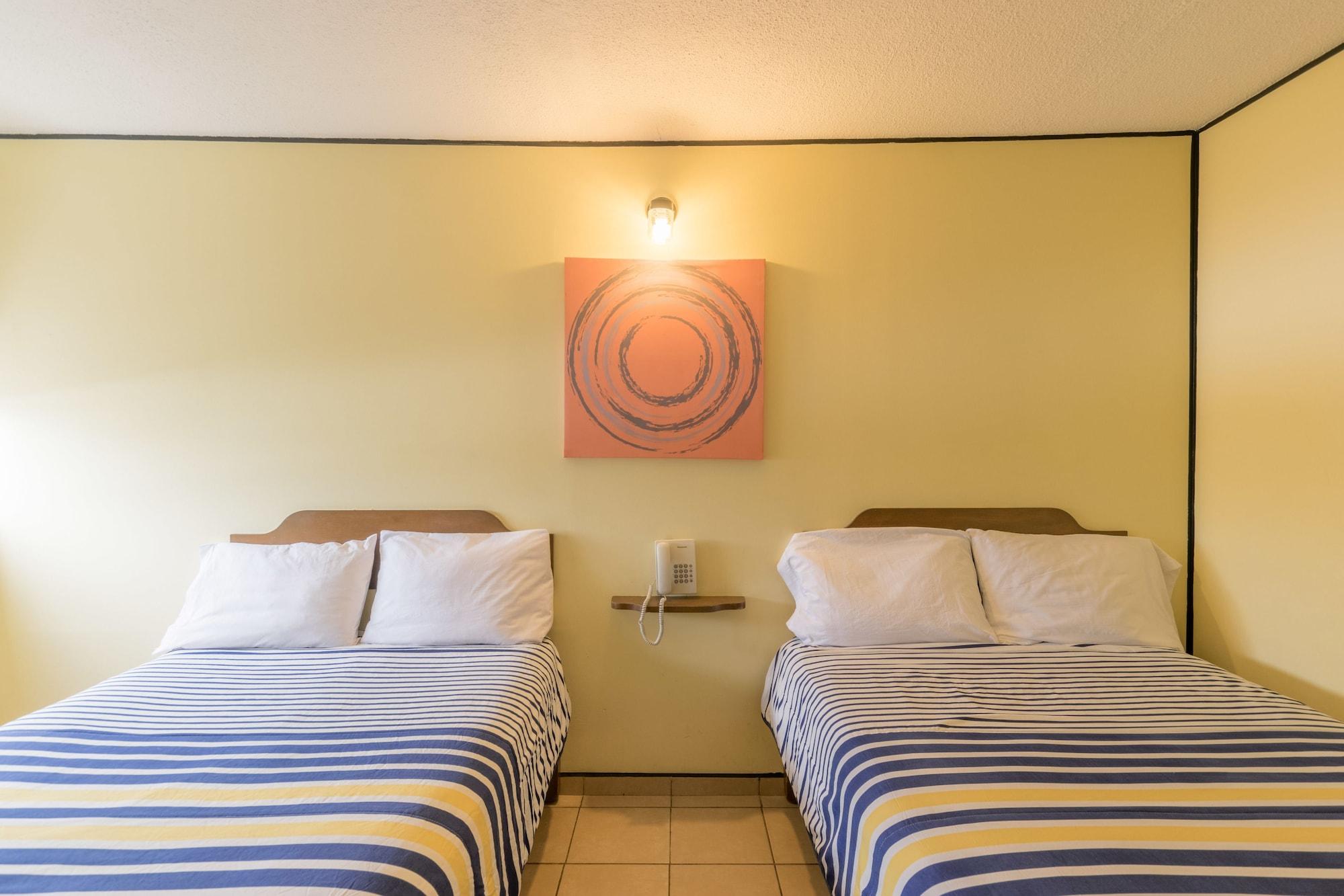 Hotel Mateos 1215 Леон Экстерьер фото
