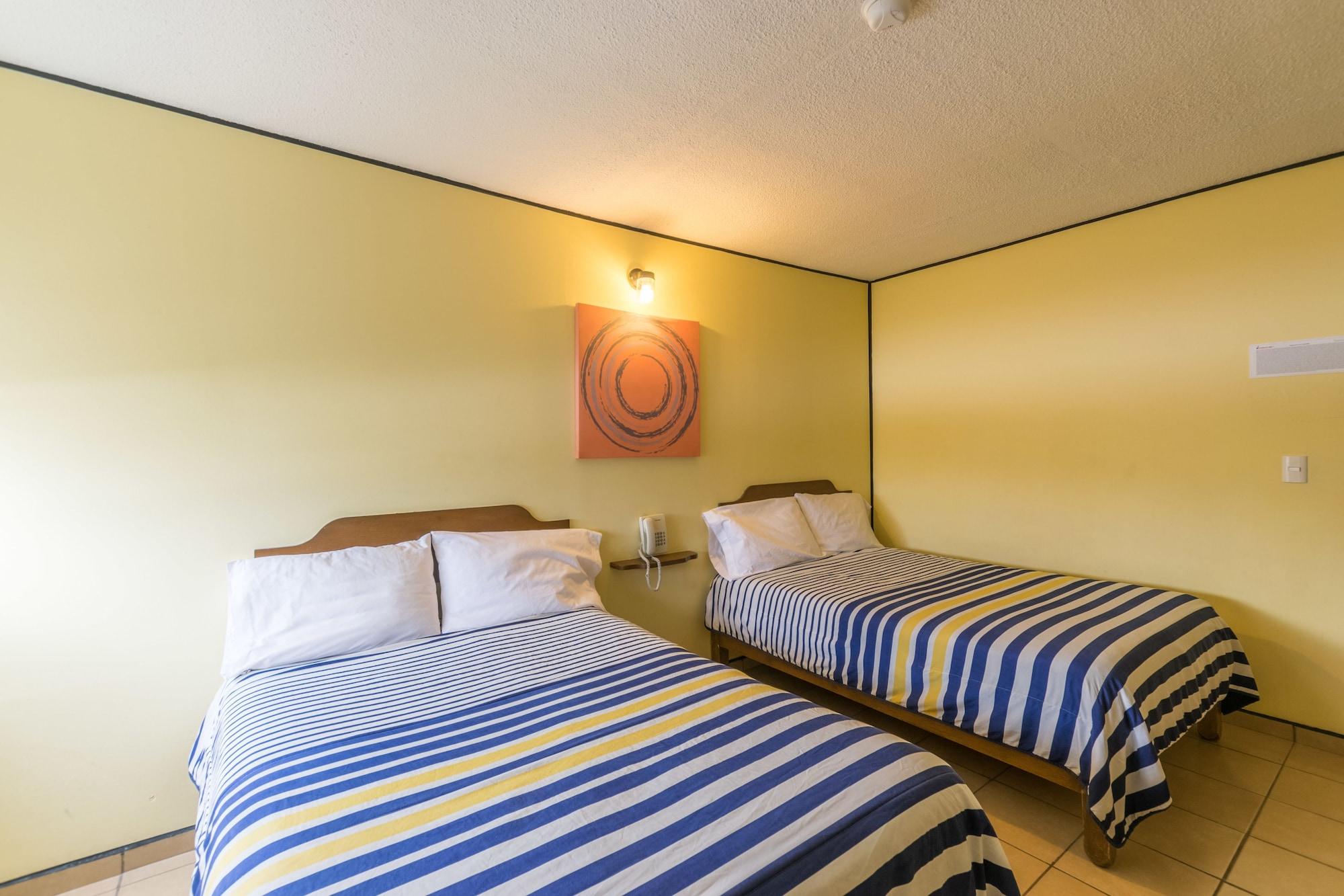 Hotel Mateos 1215 Леон Экстерьер фото